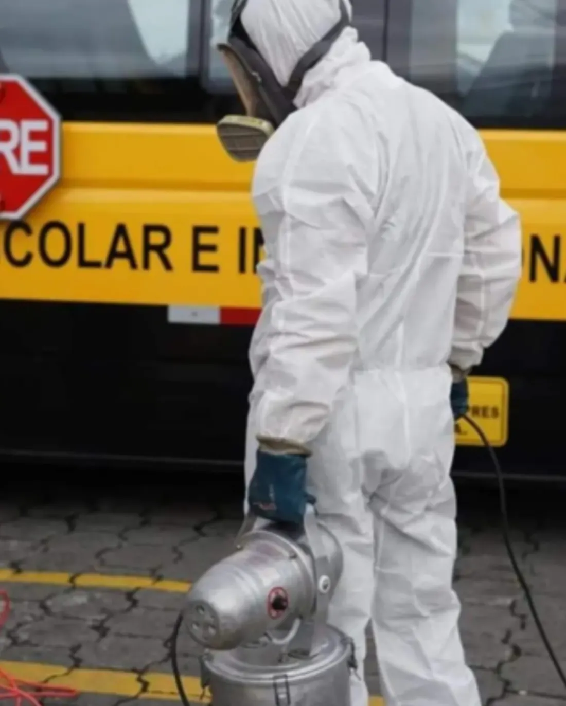 Fumigación profesional en transporte escolar